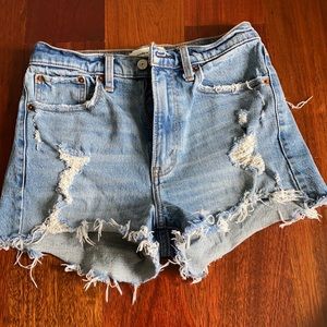 Abercrombie hi rise mom short
